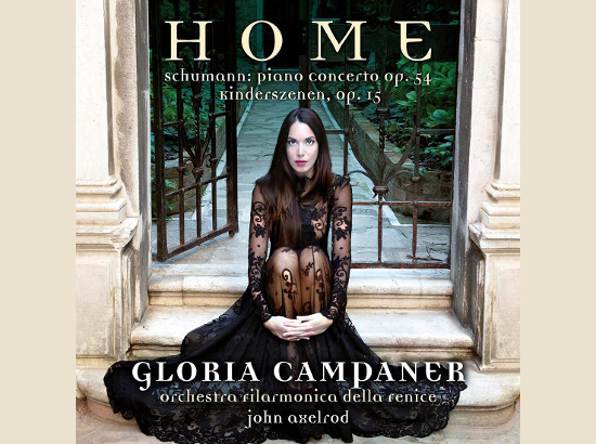 «HOME» DI GLORIA CAMPANER