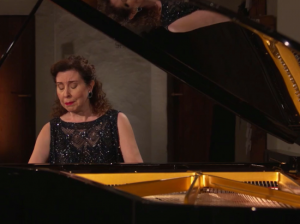Angela Hewitt in Leipzig receives the Bach Medal and plays the Golberg Variations